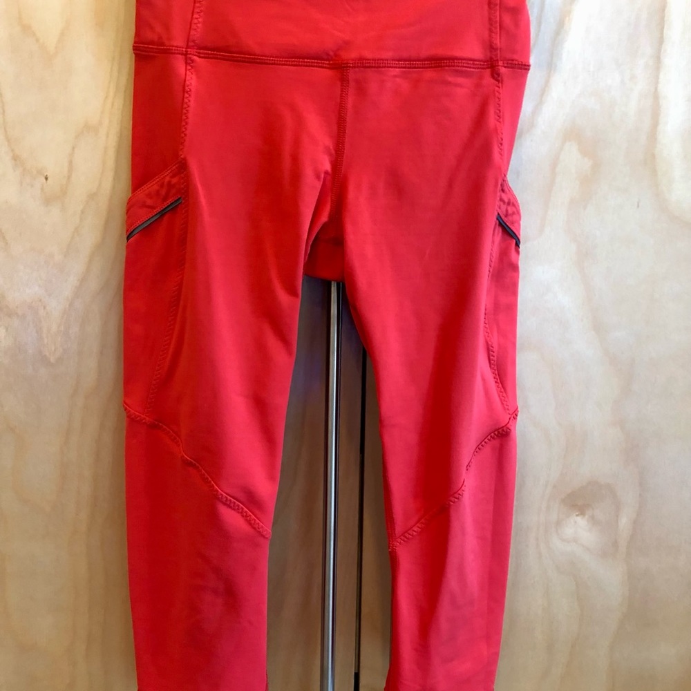 Lululemon size 2 yoga pants